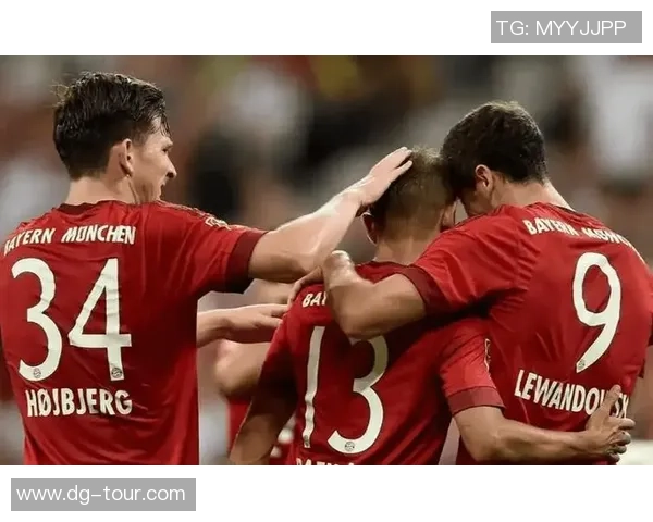 世界杯焦点战：拜仁与那不勒斯0比0平局乌龙球瞬间引发全场热议